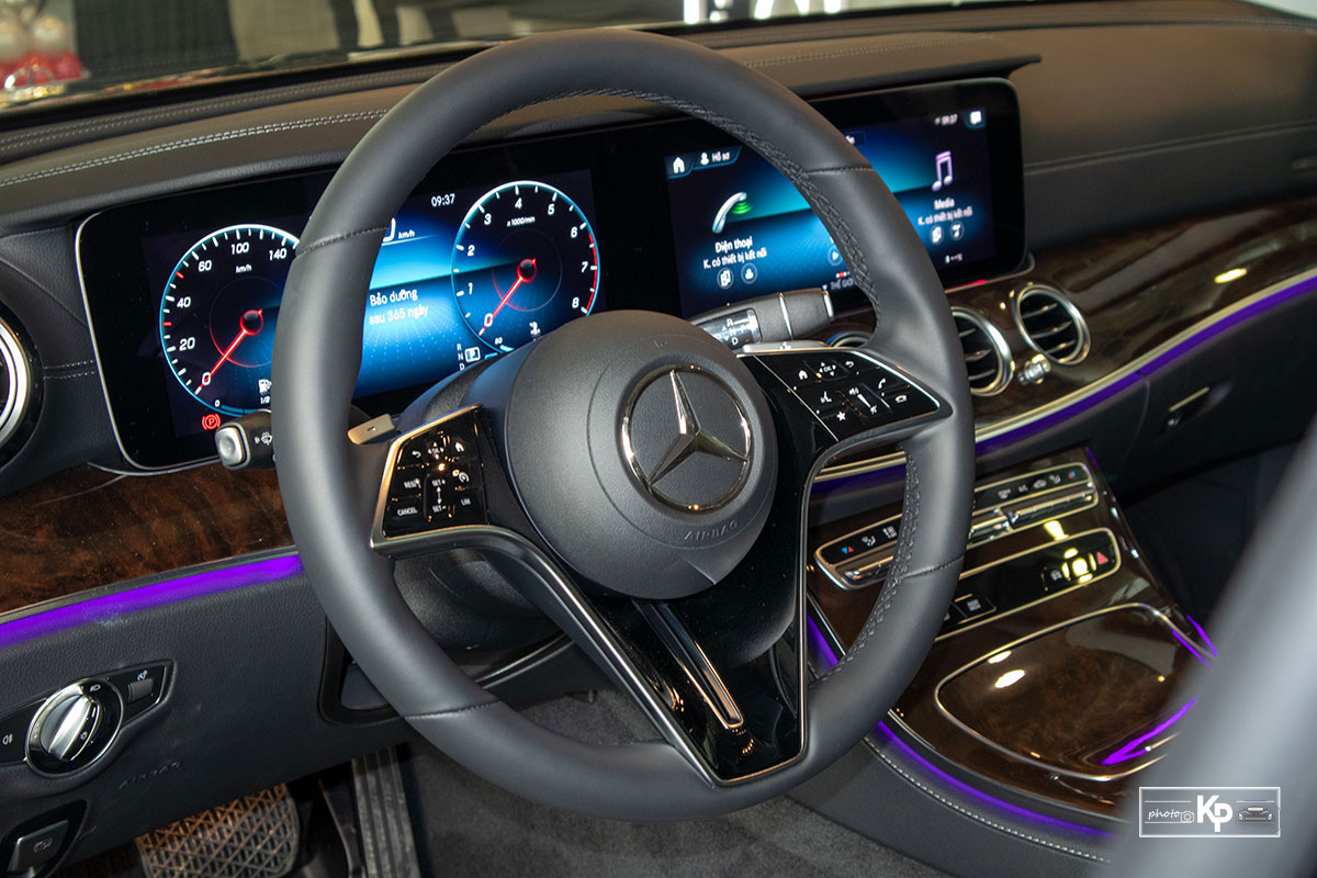 Mercedes-Benz E200 Exclusive 2021 giá hơn 2,3 tỷ đồng có gì đặc biệt? a15
