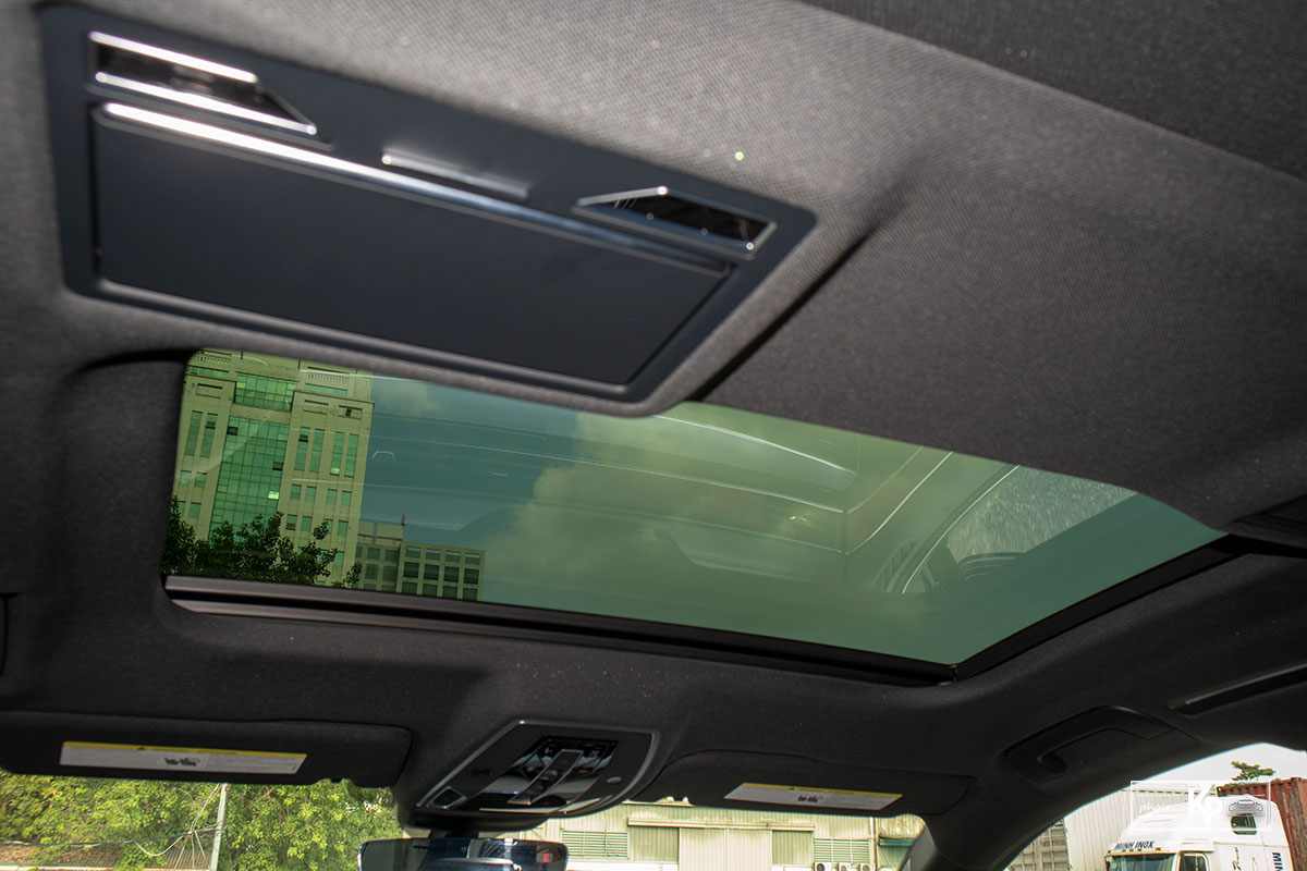 Ảnh Cửa sổ trời xe Audi A8L 2021