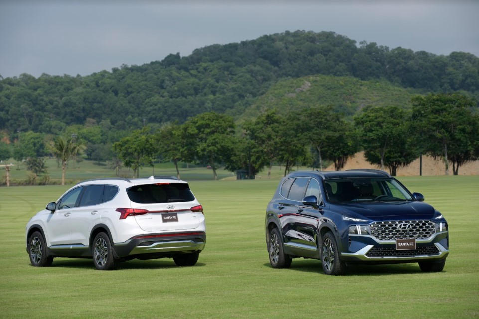 Giá lăn bánh Hyundai Santa Fe 2021 mới nhất.