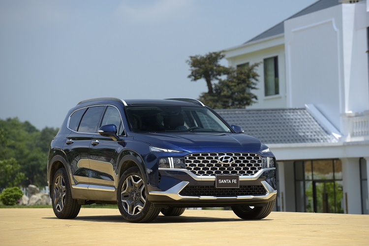 Hyundai Santa Fe 2021 chính thức ra mắt Giá bán tăng nhẹ nhiều phiên bản  bán ra trong tháng 7