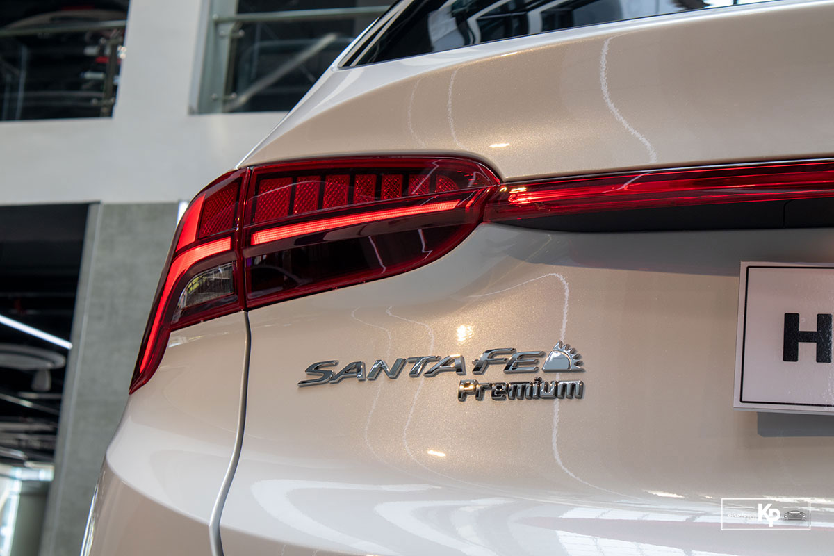 Ảnh Đèn hậu xe Hyundai Santa Fe 2021