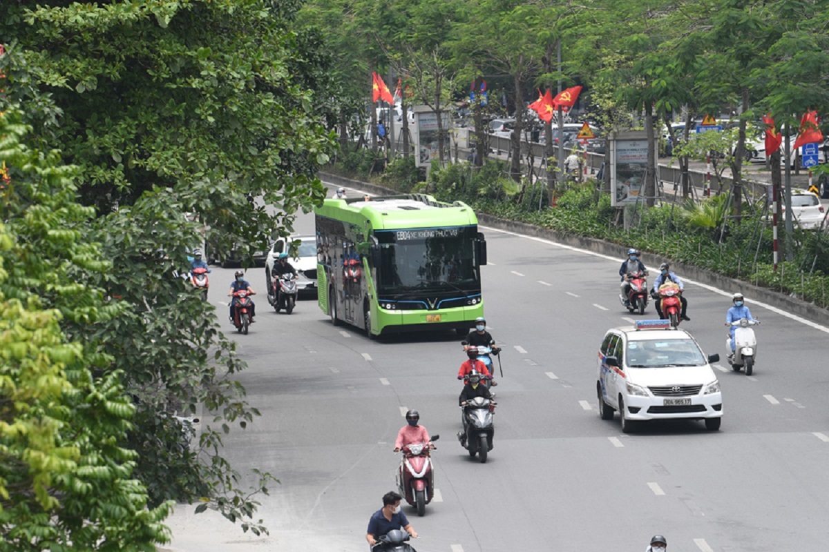 VinBus bắt đầu chạy thử nghiệm xe buýt điện tại 3 tuyến nội đô Hà Nội a2