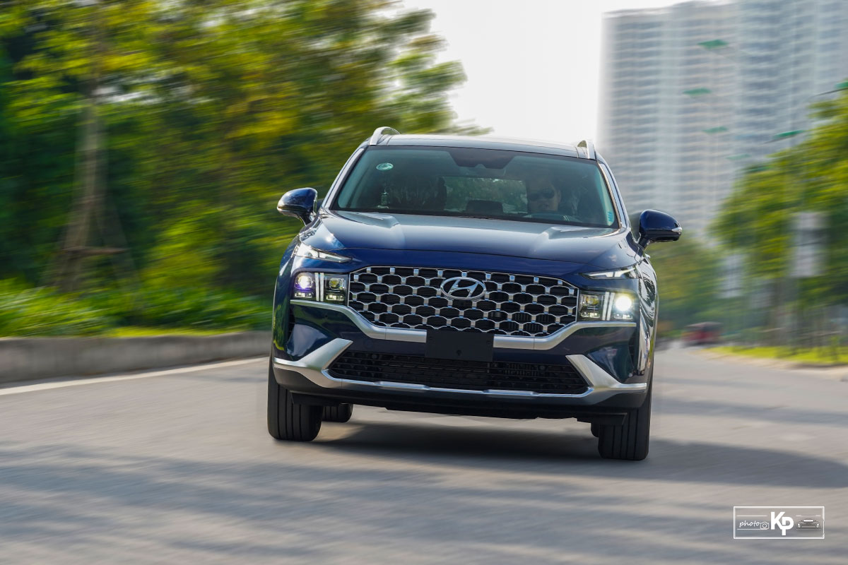 Ảnh Vận hành xe Hyundai Santa Fe 2021