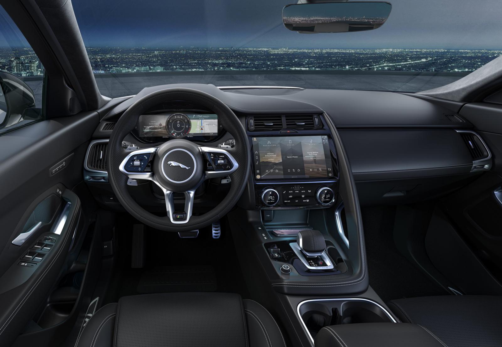 Jaguar E-Pace 2021 R-Dynamic Black Edition đảm bảo cung cấp 1 trải nghiệm lái tuyệt đỉnh.