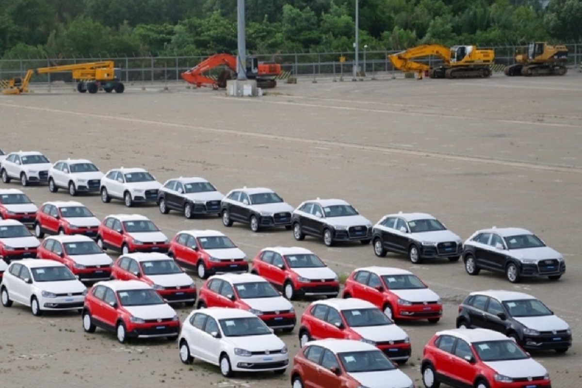 Ô tô nhập khẩu đổ bộ thị trường Việt, giá rẻ nhất chưa đến 300 triệu đồng 1