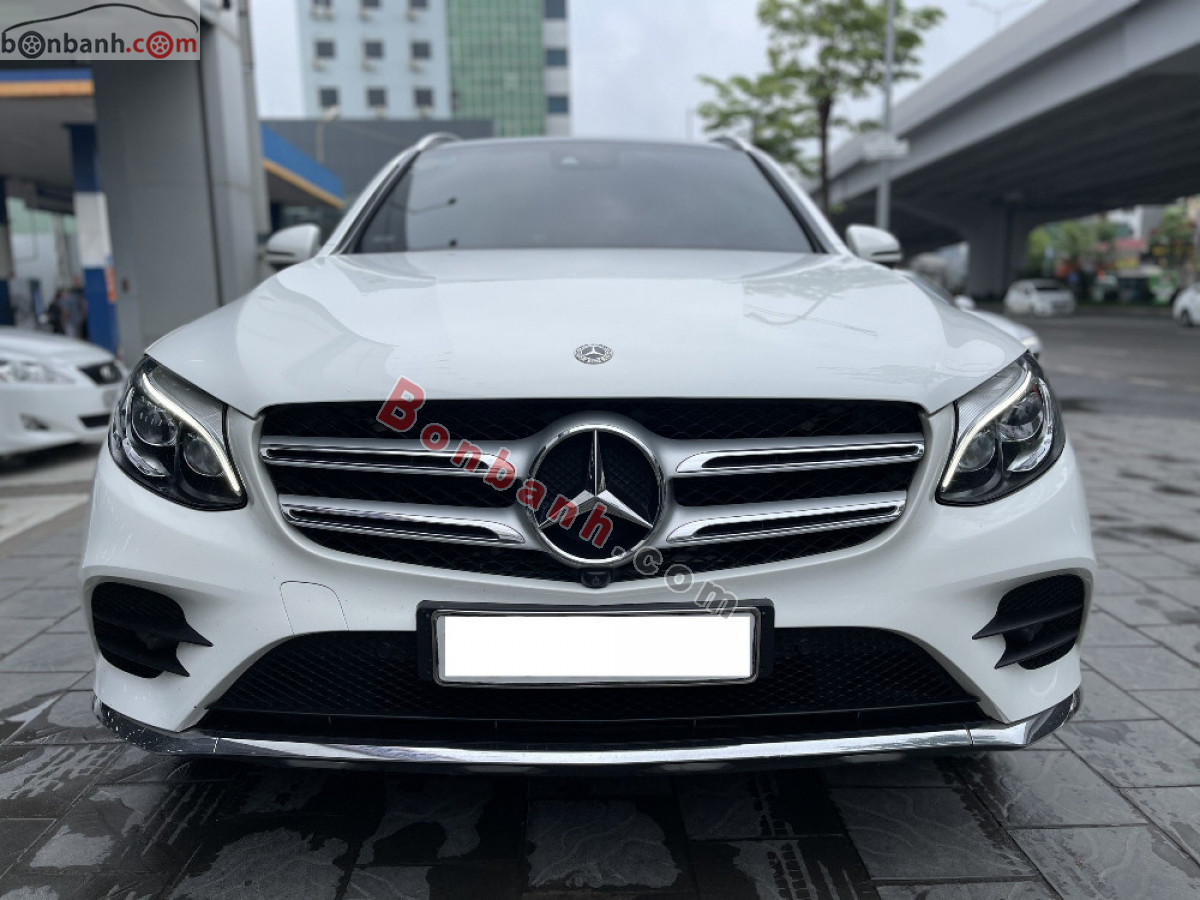 Cần bán Mercedes GLC 300 4Matic năm 2019, màu trắng còn mới