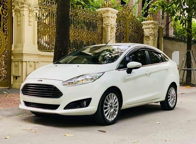 Cần bán xe Ford Fiesta Titanium 1.5 AT 2014, màu trắng