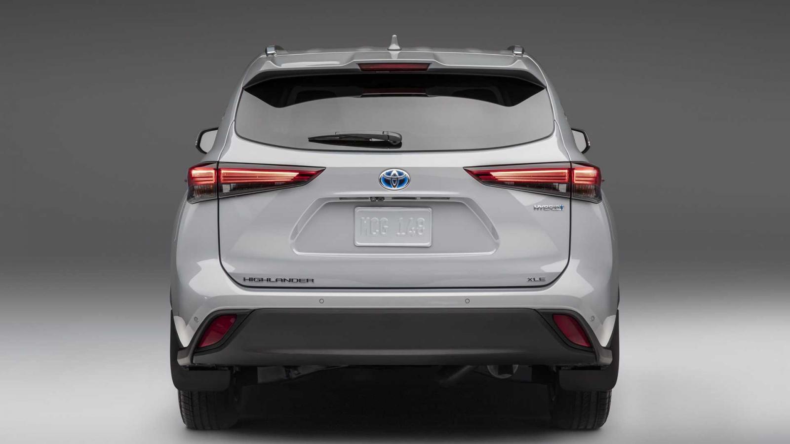 Toyota Highlander 2022 Bronze Edition hiện đại, mạnh mẽ và đầy đủ tiện nghi.