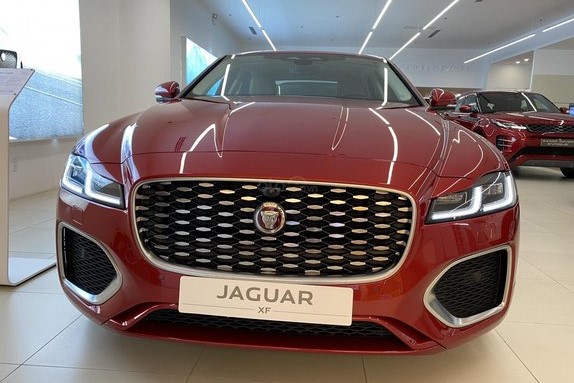 Jaguar XF 2021 sử dụng động cơ xăng Ingenium I-4 2.0 a1