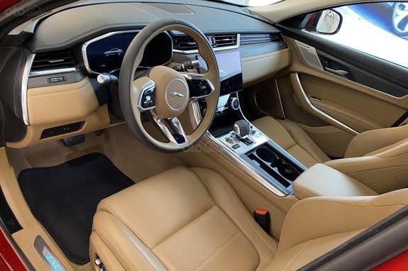 Khoang nội thất Jaguar XF 2021 có nhiều điểm mới ấn tượng 1