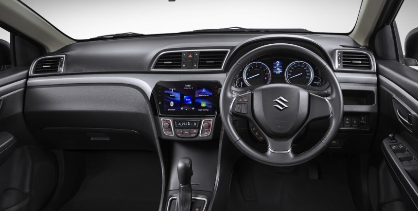 Suzuki Ciaz 2021 facelift có nội thất quen thuộc.