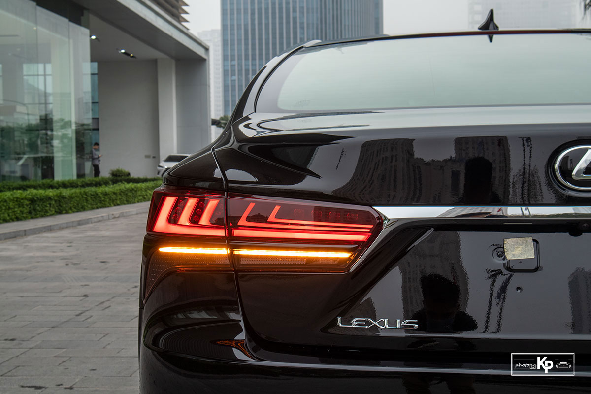 Ngoại thất Lexus LS 2021 mới nhất4.