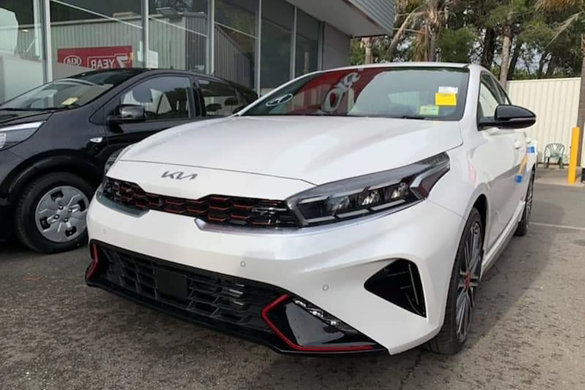 Phần đầu xe Kia Cerato 2022.