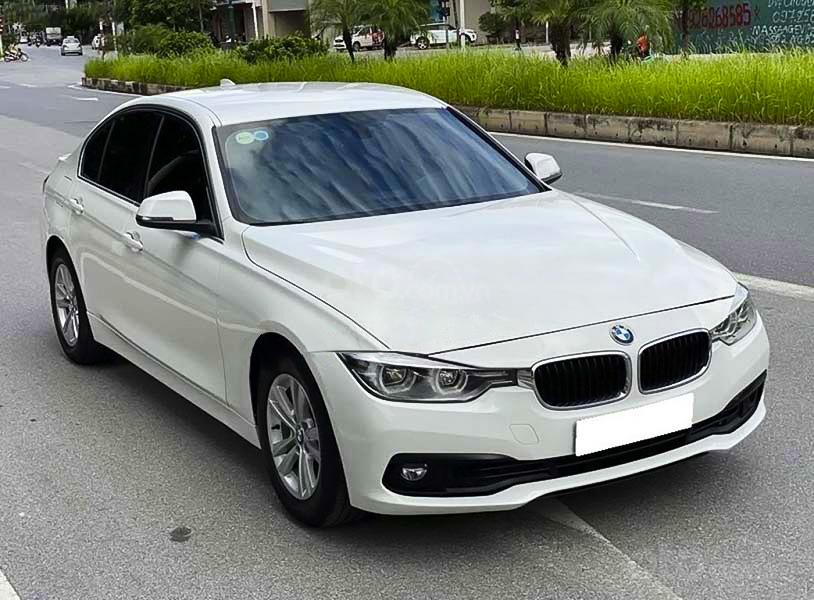 Cần bán BMW 320i sản xuất năm 2015, màu trắng, xe nhập số tự động, giá tốt
