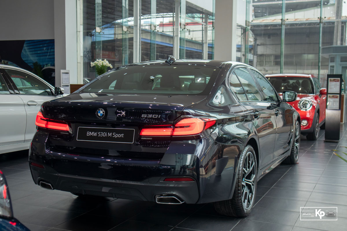 Ảnh thực tế BMW 530i M-Sport 2021 tại đại lý Việt Nam, giá gần 3,3 tỷ đồng a11