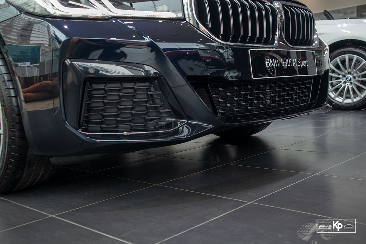 Ảnh thực tế BMW 530i M-Sport 2021 tại đại lý Việt Nam, giá gần 3,3 tỷ đồng a8