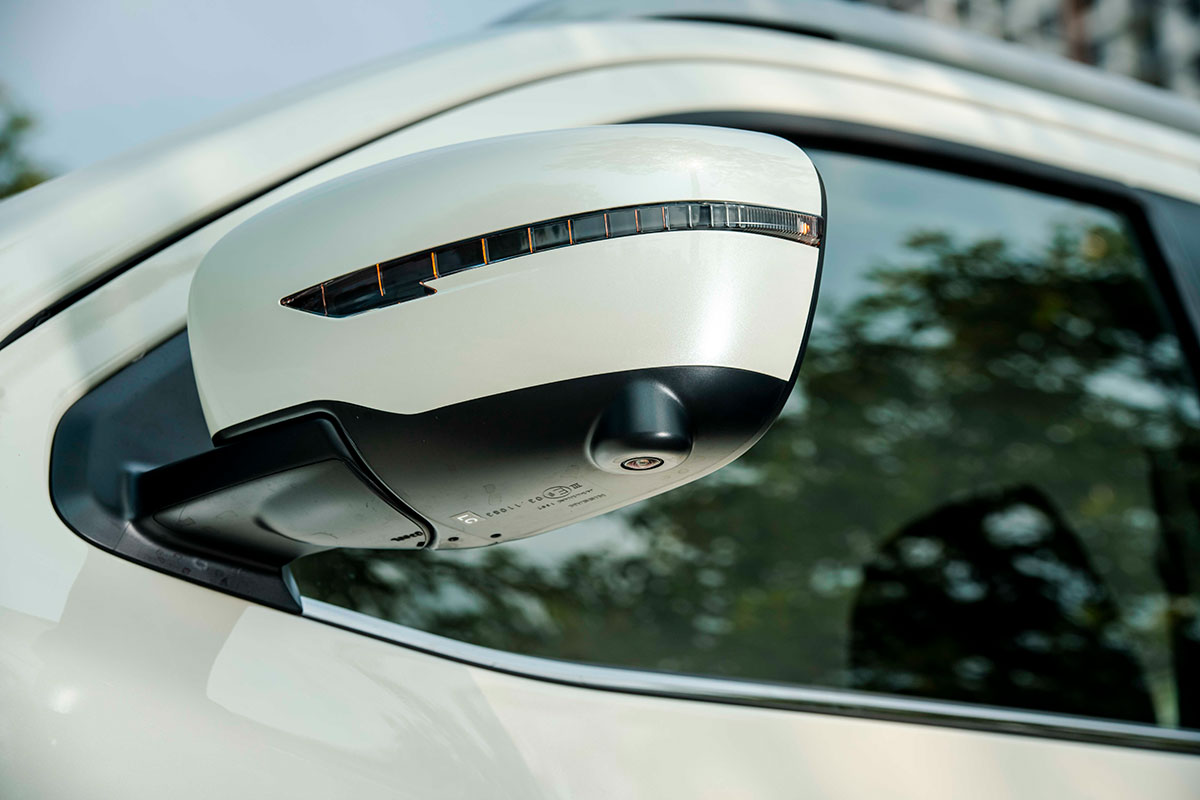 Chốt giá 895 triệu đồng, Nissan Navara 4WD 2021 có gì đấu Ford Ranger?a16