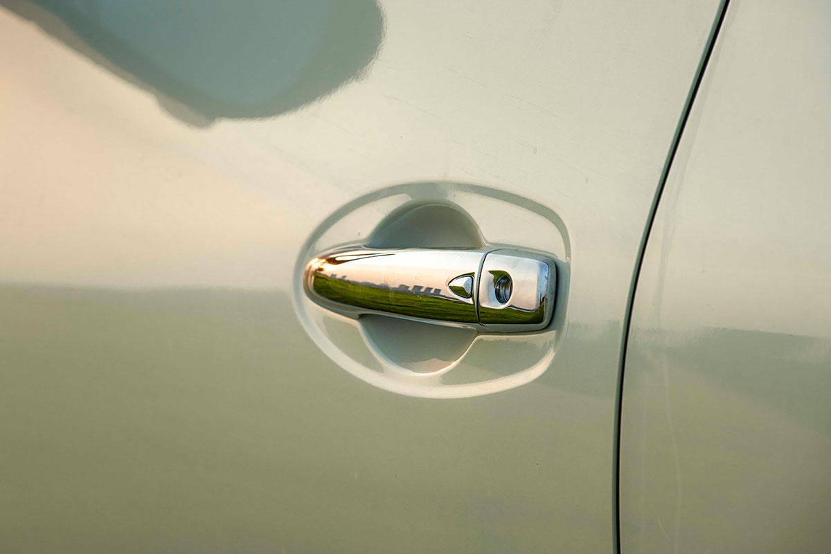 Chốt giá 895 triệu đồng, Nissan Navara 4WD 2021 có gì đấu Ford Ranger?a14