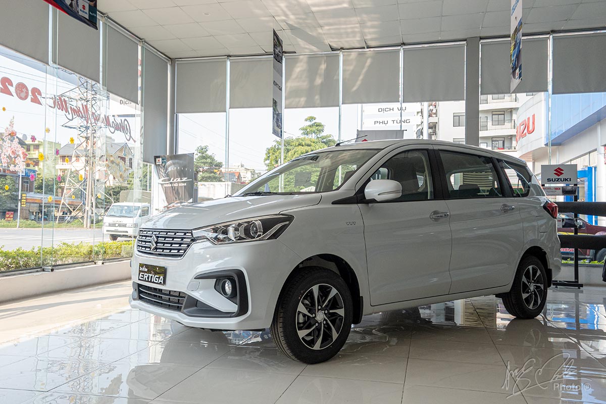 Đại lý ưu đãi thẳng 69 triệu đồng tiền mặt, tặng kèm phụ kiện cho khách mua Suzuki Ertiga 1