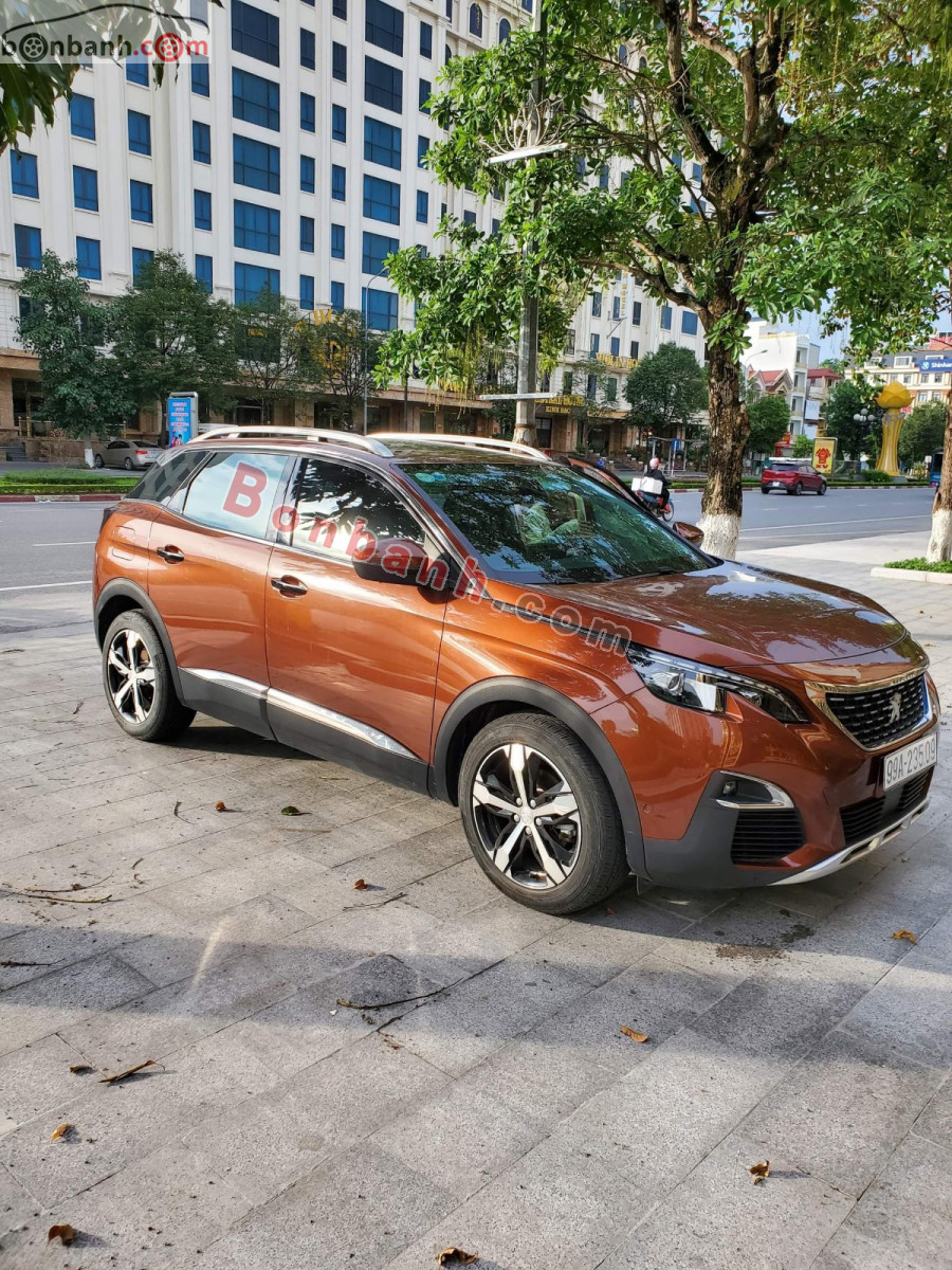 Cần bán xe Peugeot 3008 sản xuất năm 2018, màu nâu còn mới