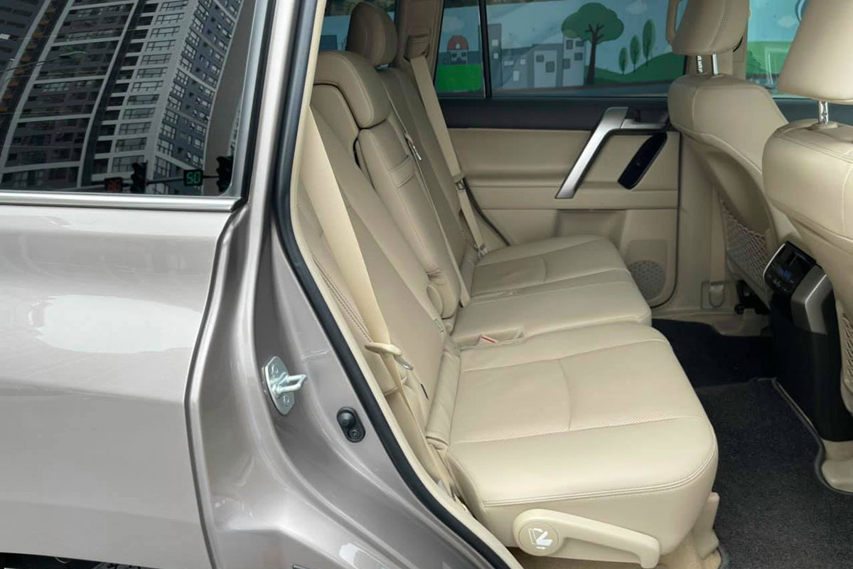 Toyota Land Cruiser Prado đăng ký 2021, chạy lướt bán lại đắt hơn giá niêm yết, có đáng mua 8 Toyota Land Cruiser Prado đăng ký 2021, chạy lướt bán lại đắt hơn giá niêm yết, có đáng mua a8
