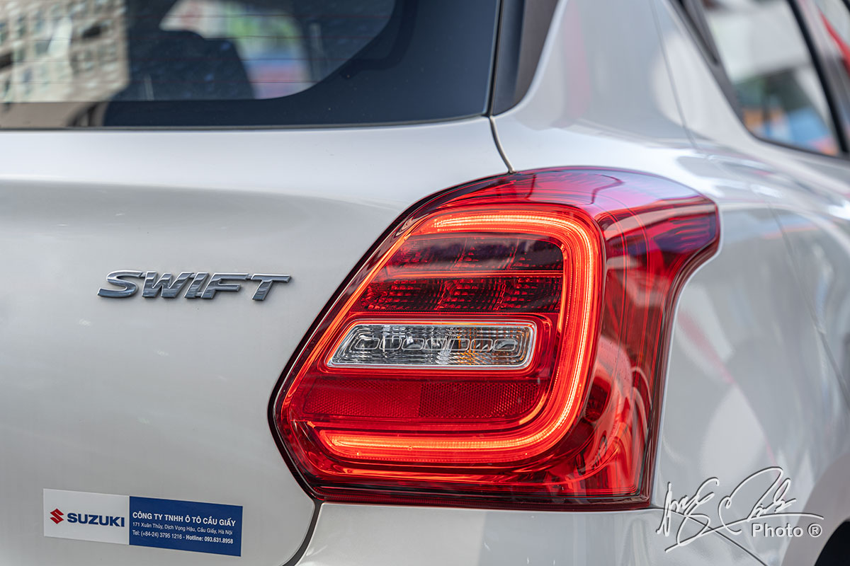 Ảnh Đèn hậu xe Suzuki Swift 2021