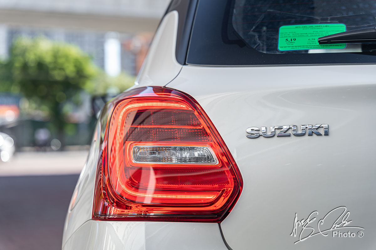 Ảnh Đèn pha xe Suzuki Swift 2021