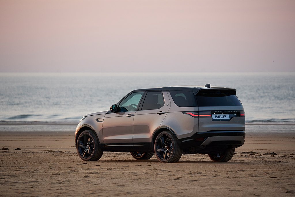 Land Rover Discovery mới sang trọng, mạnh mẽ và đa dụng cao.