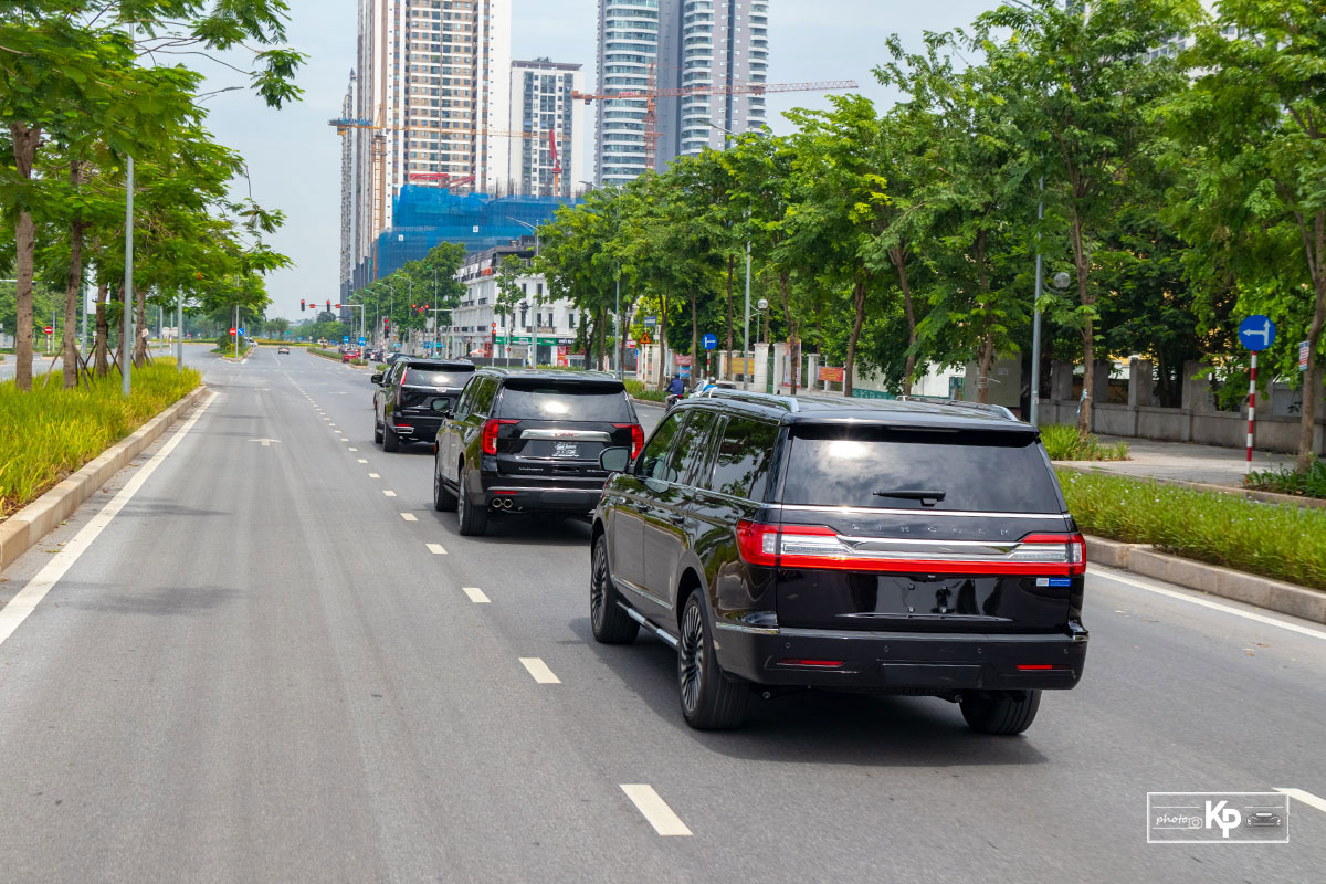 Dàn "khủng long" Mỹ khoảng 40 tỷ đồng "náo loạn" đường phố Hà Nội 6 Dàn "khủng long" Mỹ khoảng 40 tỷ đồng "náo loạn" đường phố Hà Nội a6