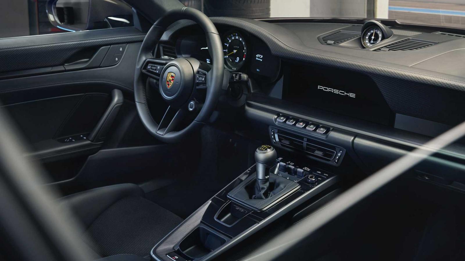 Porsche 911 GT3 Touring 2022 hứa hẹn mang đến cảm giác lái tuyệt đỉnh hơn nữa.