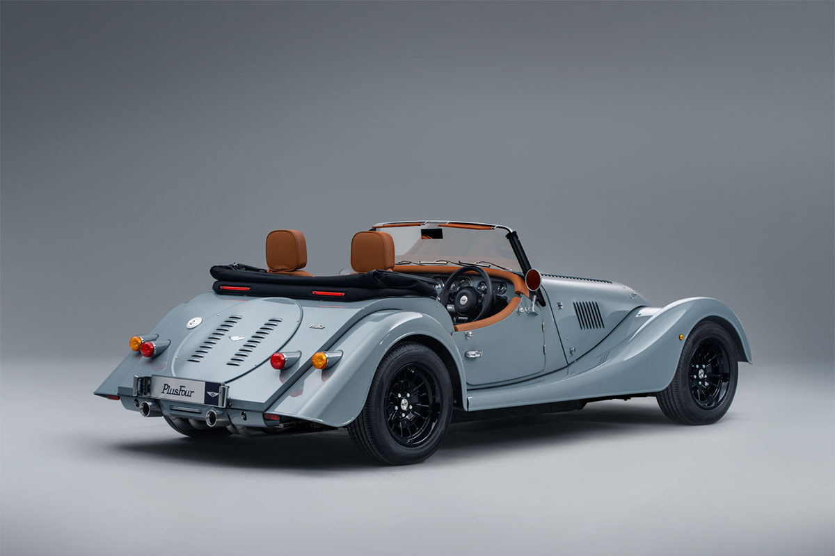 Morgan Plus Four có giá bán 64.995-67.495 bảng Anh.