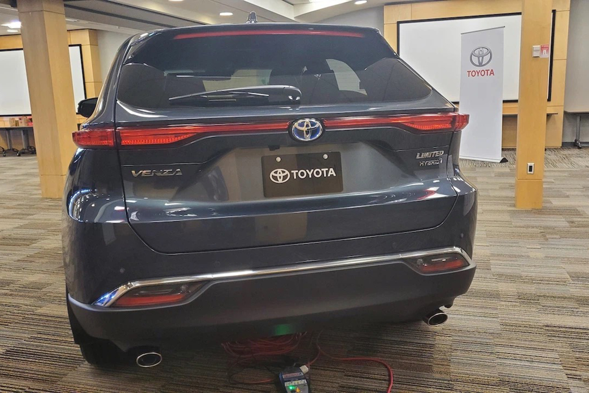 Đuôi xe Venza Đuôi xe Venza.