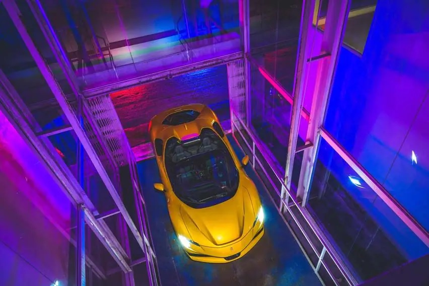 Siêu phẩm mui trần Ferrari SF90 Spider được xem là kiệt tác của hãng.