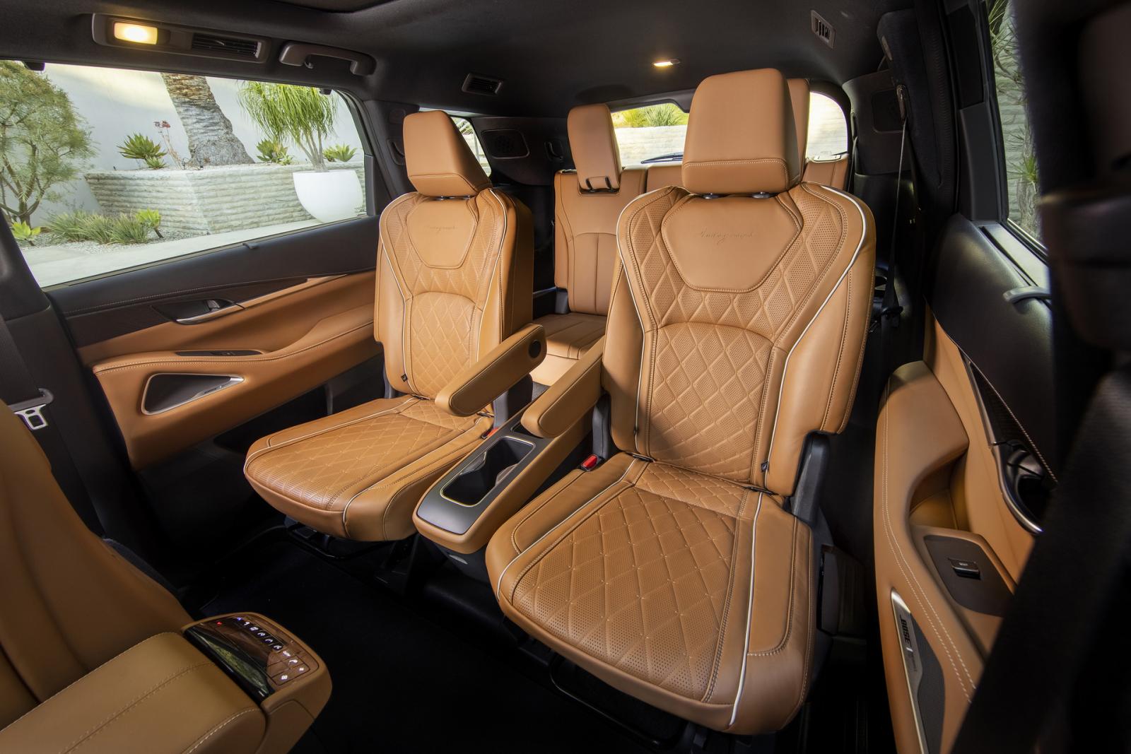 Infiniti QX60 2022 tích hợp các chất liệu cao cấp và cấu trúc hiện đại hơn.