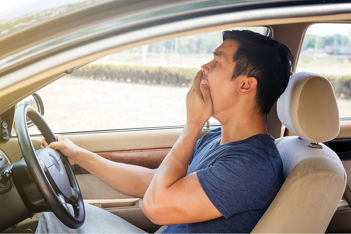 Khát nước khi lái xe có nguy cơ gây tai nạn cao như khi uống rượu bia.