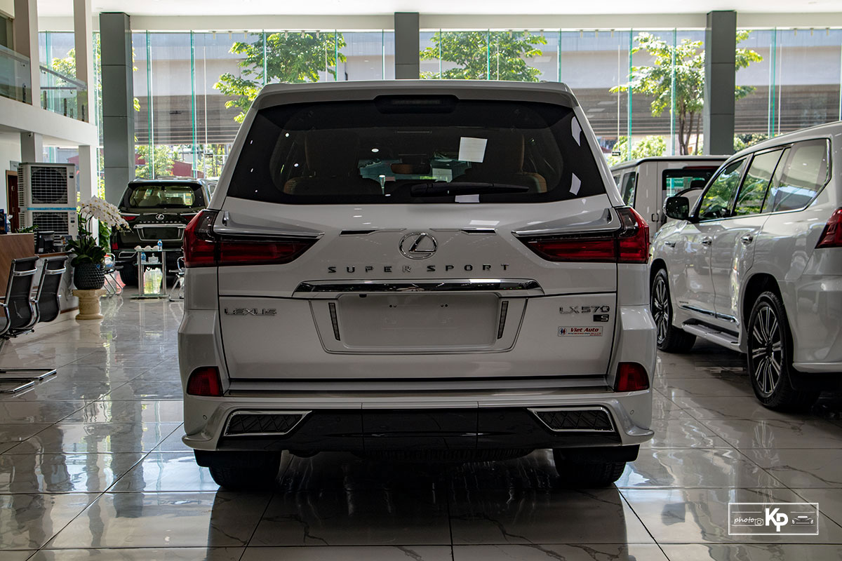 Ảnh Đuôi xe Lexus LX570 Super Sport 2021