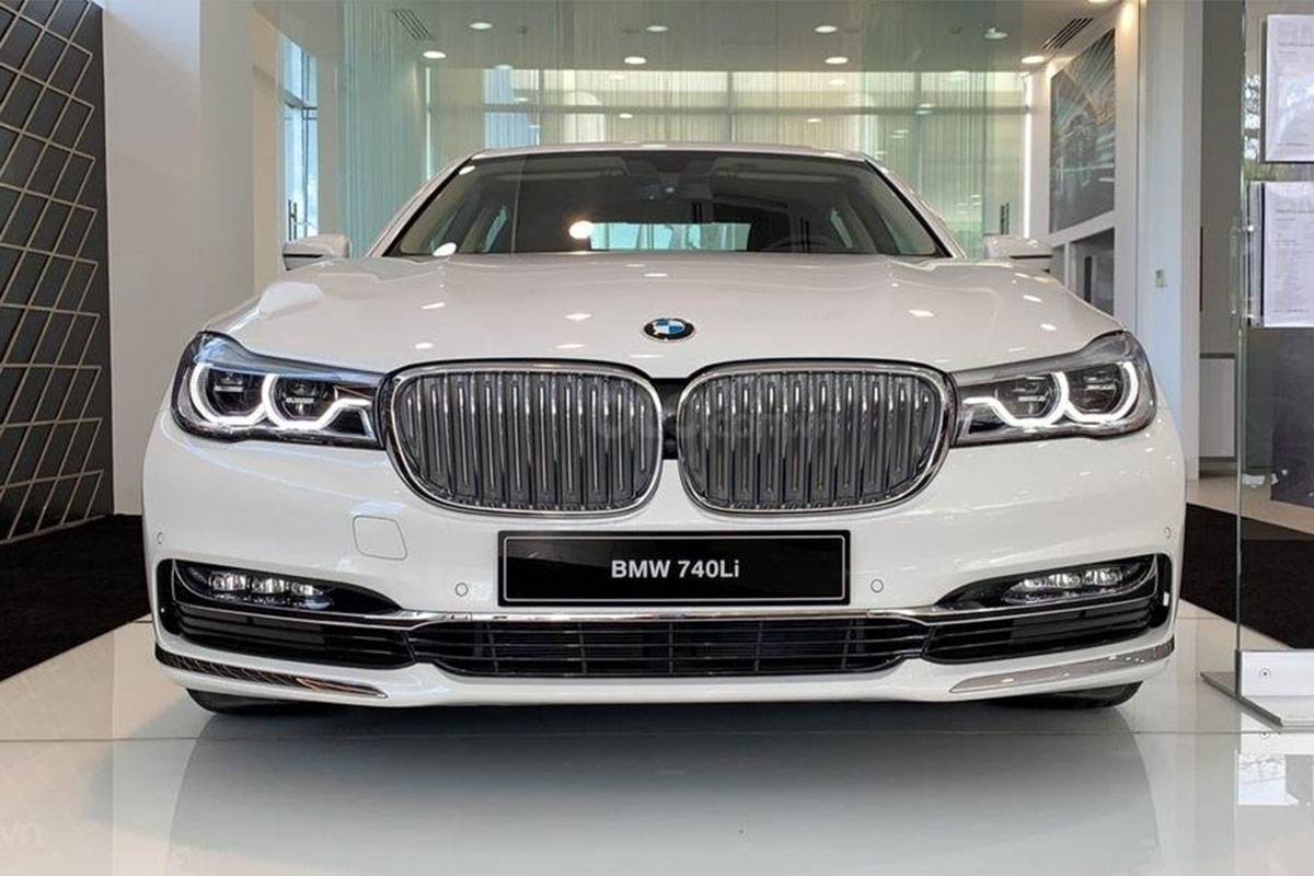 mẫu xe BMW 740Li sản xuất 2019 giảm cao nhất 530 triệu đồng.