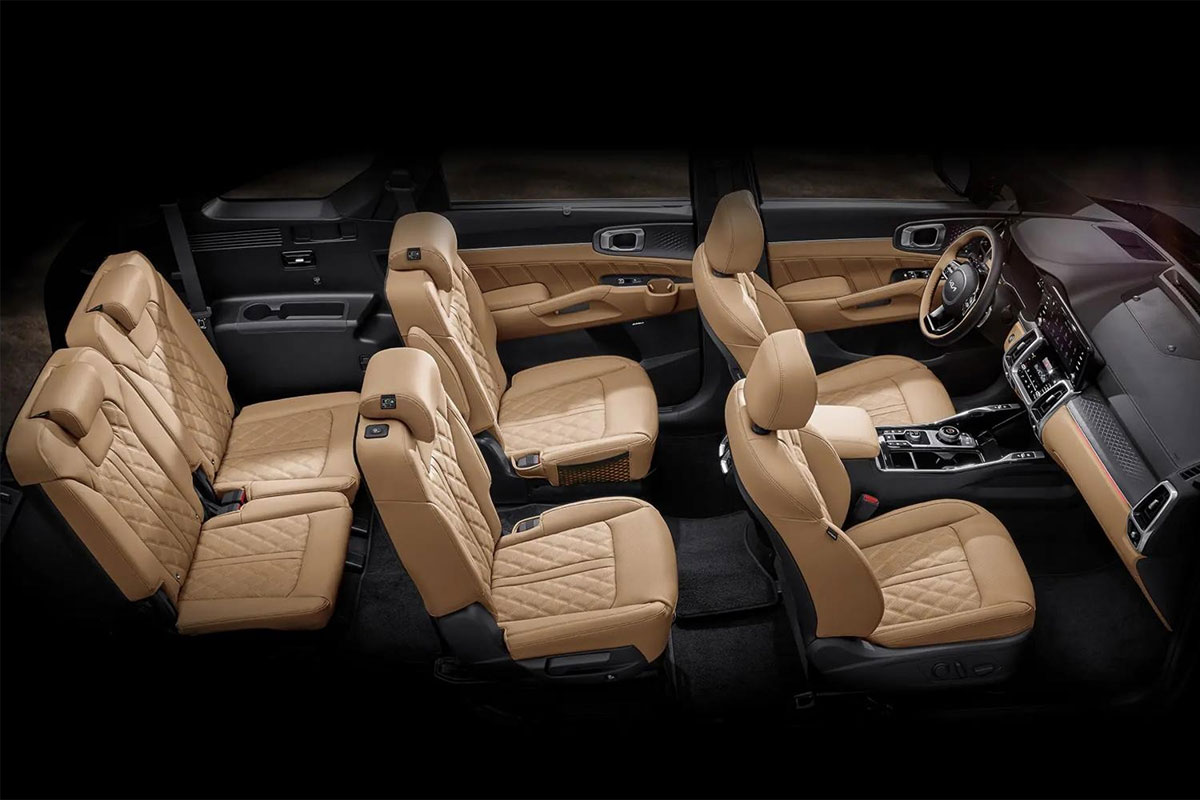 Khoang nội thất Kia Sorento 2022 rộng và sang trọng Kia Sorento 2022 được trang bị nội thất rộng rãi và khá sang trọng.