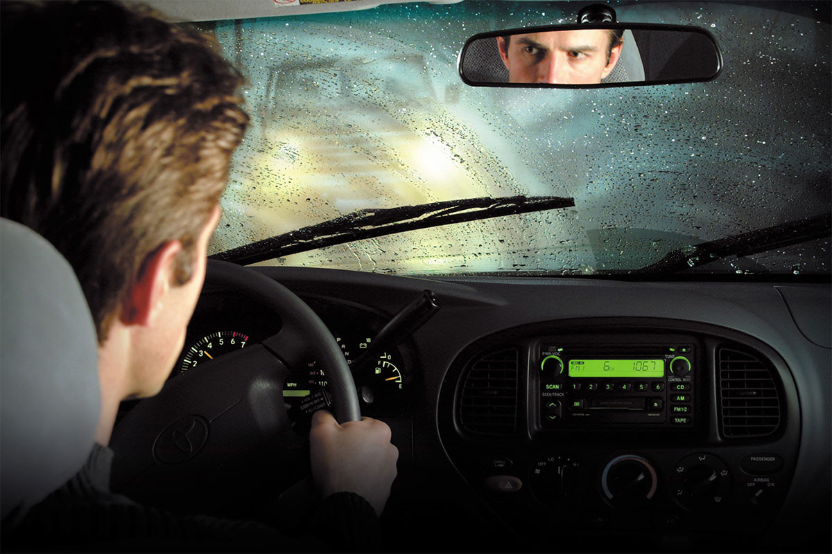 Vào mùa mưa người dùng cần lưu ý kiểm tra tình trạng hoạt động của một số bộ phận trên xe để đảm bảo an toàn