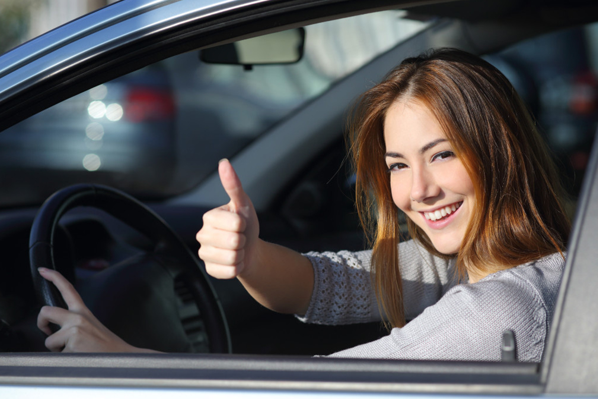 Lái xe để giải tỏa căng thẳng trong cuộc sống hàng ngày.