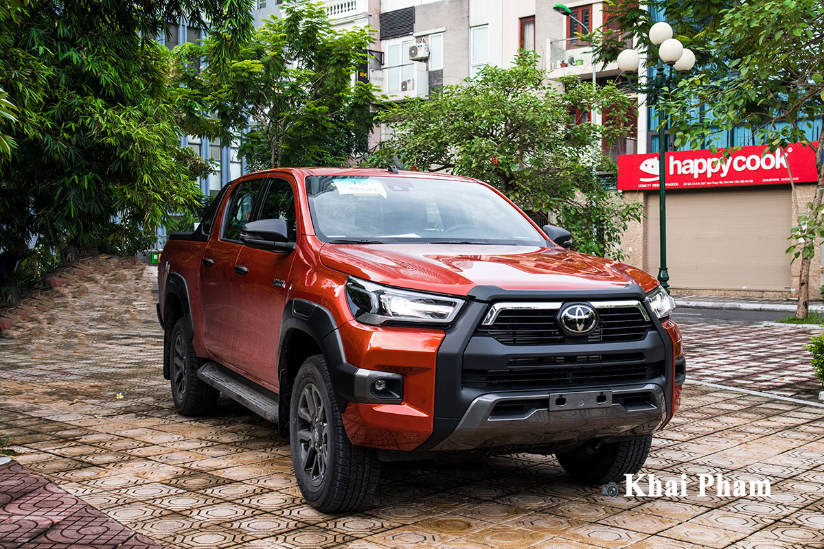 Toyota Hilux là trường hợp hiếm hoi tăng trưởng doanh số 1