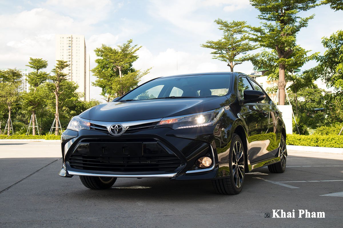 Toyota Corolla Altis hiện đang được phân phối tại Việt Nam với 5 phiên bản.