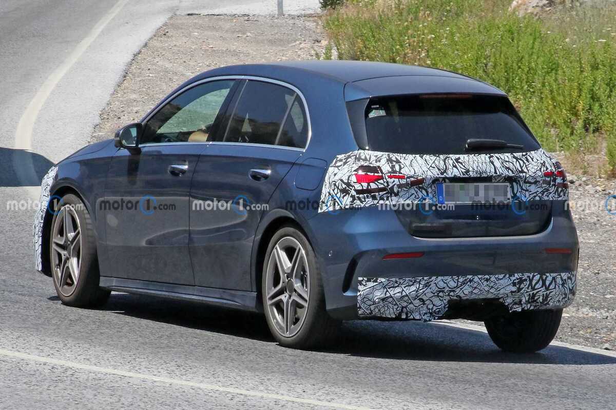 Mercedes Benz A-Class bản nâng cấp mặt sau và thân xe