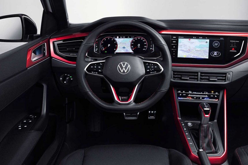 Volkswagen Polo GTI 2022 mới mãn nhãn thừ ngoài vào trong.