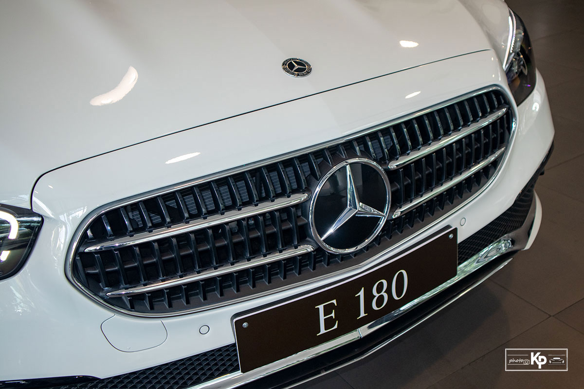 Ảnh Lưới tản nhiệt xe Mercedes-Benz E 180 2021