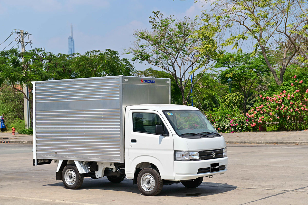 Suzuki Carry Pro - xe tải nhẹ đáp ứng mọi nhu cầu vận chuyển nhờ khả năng vận hành linh hoạt và tiết kiệm nhiên liệu vượt trội.