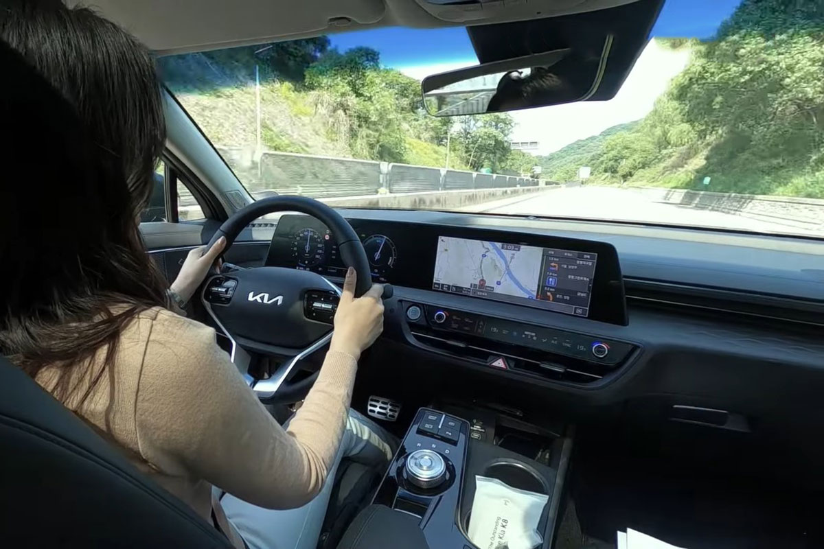 "Mục sở thị" Kia K8 2021 ngoài đời thực: Đẹp không góc chết, đối thủ lớn của Mercedes-Benz E-Class a19
