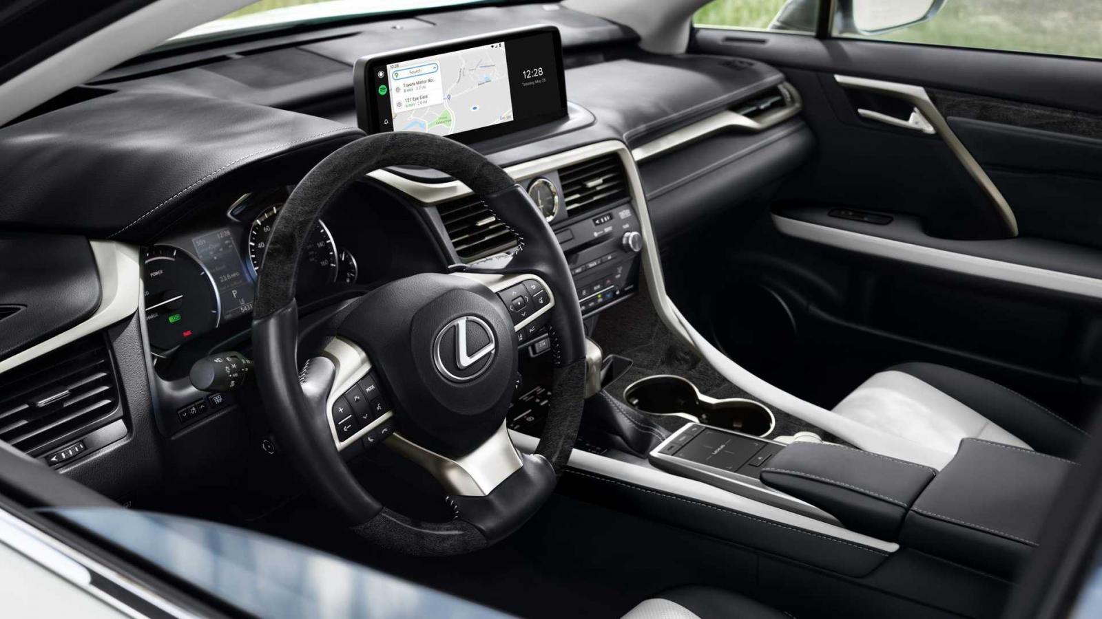Lexus RX L Black Line 2022 với nội thất sang trọng và hiện đại.