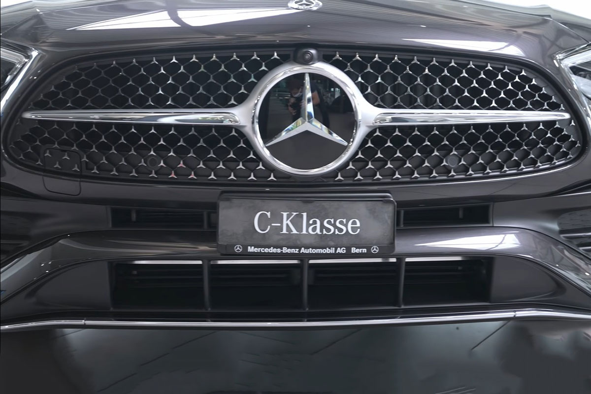 Đây là Mercedes-Benz C-Class 2022 ngoài đời thực Đẹp xuất sắc, đáng chờ đợi về Việt Nam 2 Đây là Mercedes-Benz C-Class 2022 ngoài đời thực Đẹp xuất sắc, đáng chờ đợi về Việt Nam a2