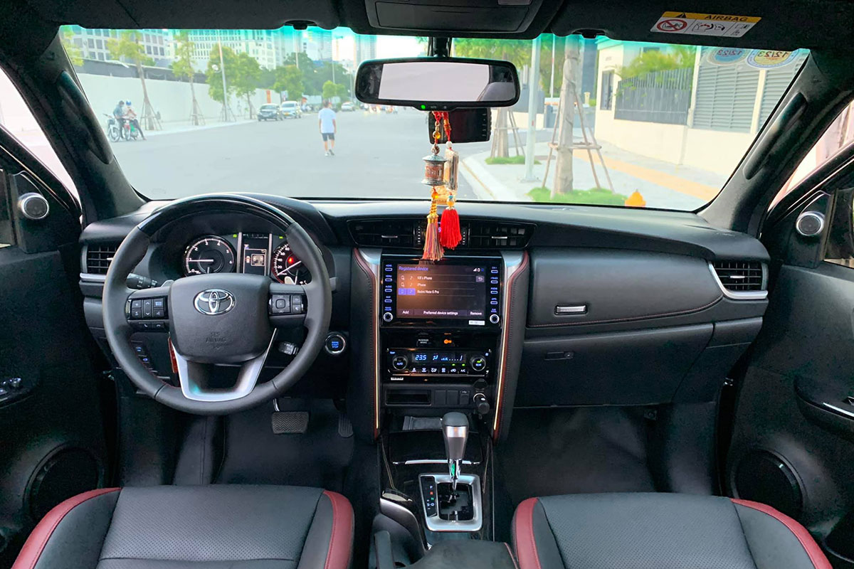 Toyota Fortuner Legender chạy siêu lướt hơn 1.000km lên sàn xe cũ a4